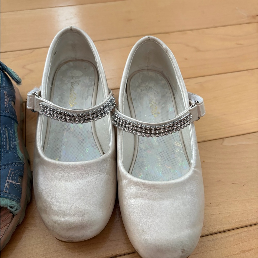Girls White Glitter Strap Dress Shoes